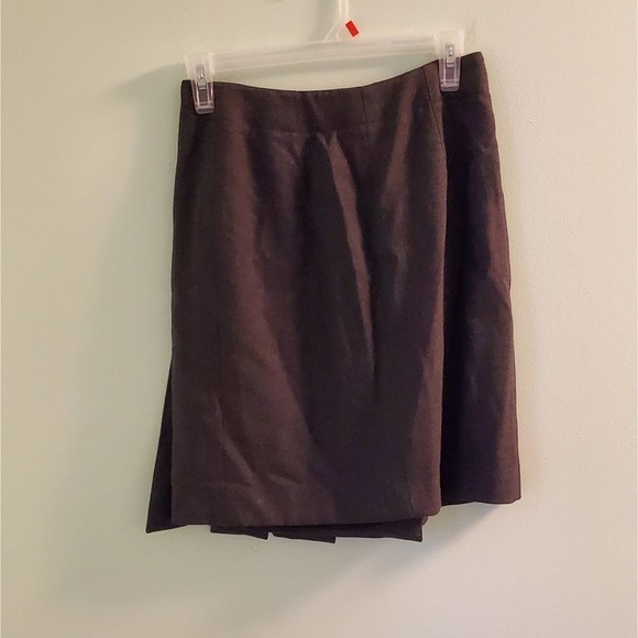 EUC! Armani Collezioni Dark Grey Wool Skirt Size 4 - Picture 2 of 7